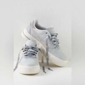 Puma Cali Court Sneakers in Cool Light Gray/ Vapor size 10/ EU 41